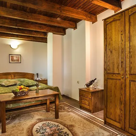 Elenski Riton Complex Sredni Kolibi