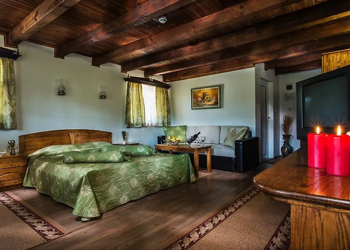 Elenski Riton Complex Средни Колиби