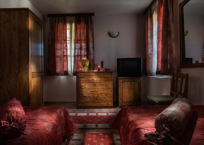 Elenski Riton Complex Средни Колиби